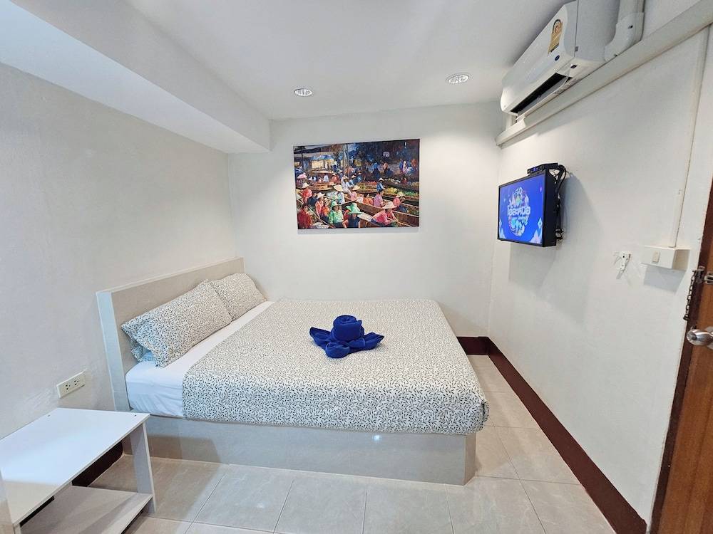 Walking Street Guest House 1