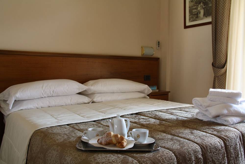 Pausania Inn 2