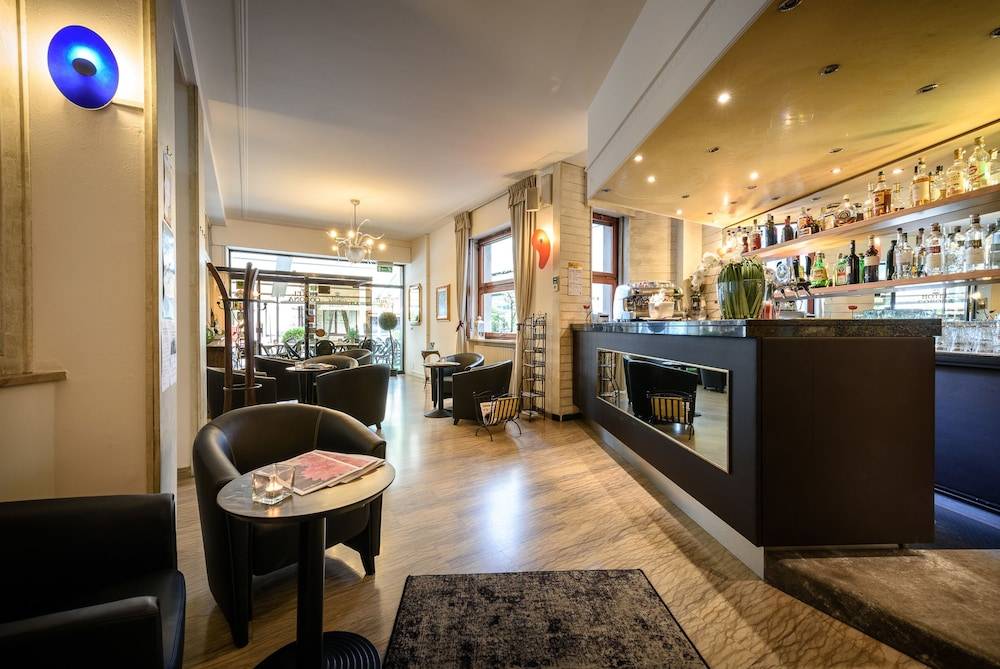 Hotel Corona 2