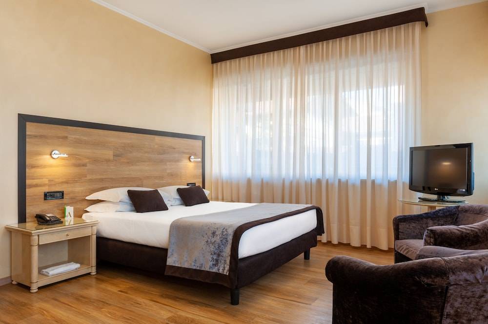 Augustus Hotel 1