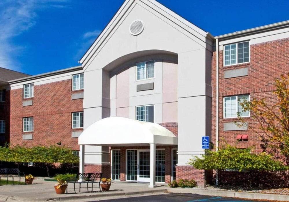 MainStay Suites Southfield-Detroit 1