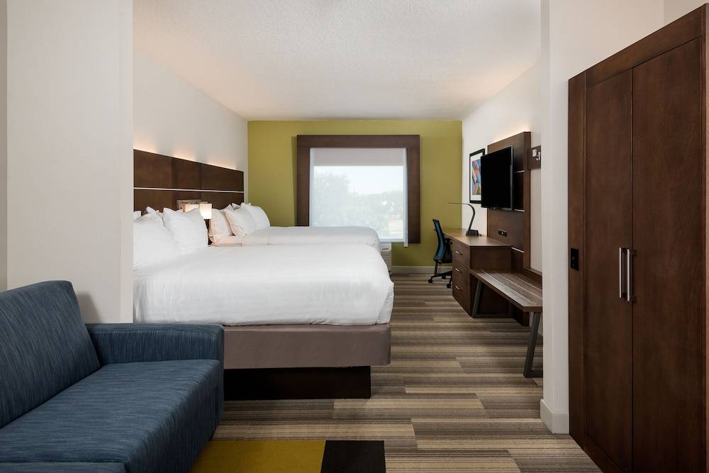 Holiday Inn Express & Suites BARTOW by IHG 2