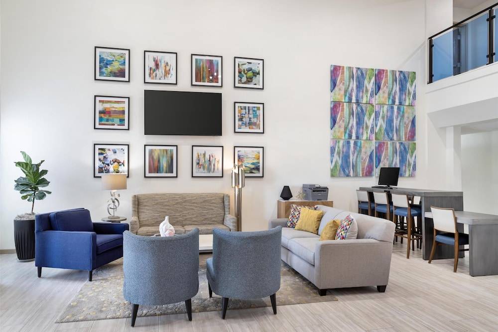 Best Western Plus Executive Hotel & Suites 2