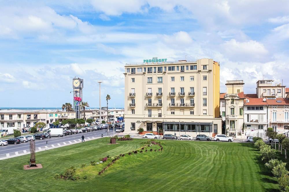 Hotel President 1