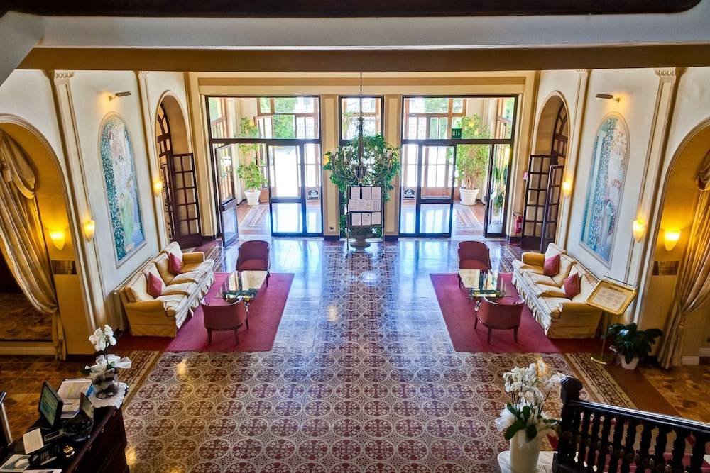 Grand Hotel Royal 2