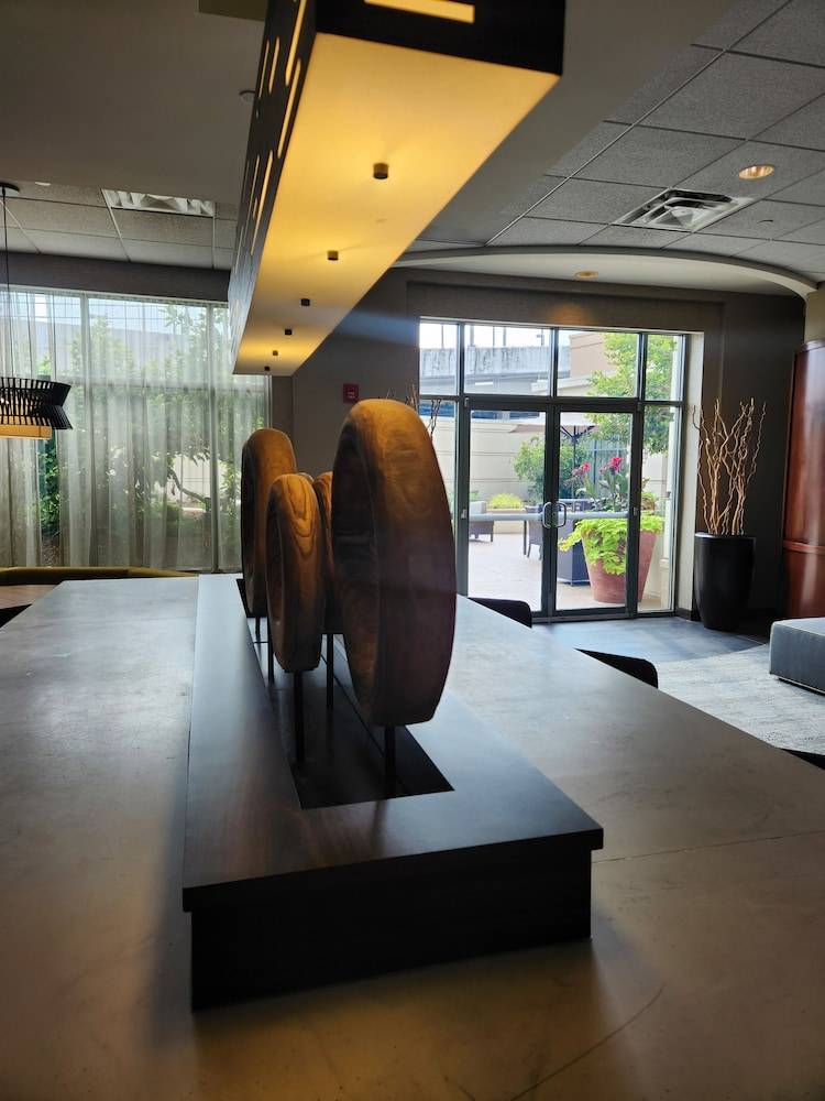 Courtyard by Marriott Silver Spring Downtown 2