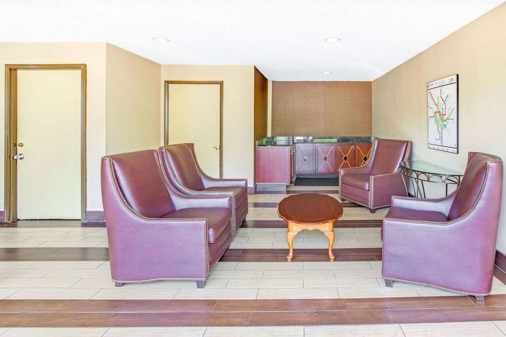 Travelodge by Wyndham Silver Spring 2