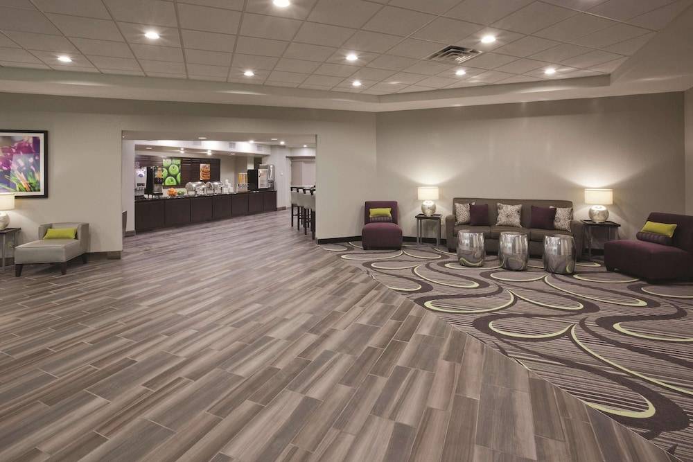 Bloom Hotel 2