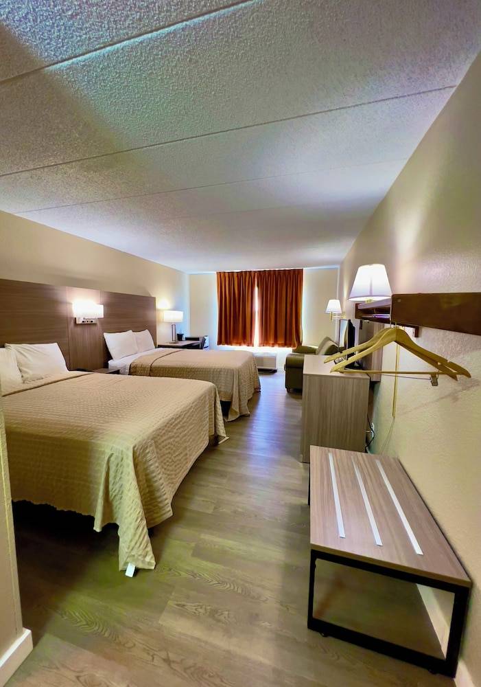 Econo Lodge Willowbrook 2