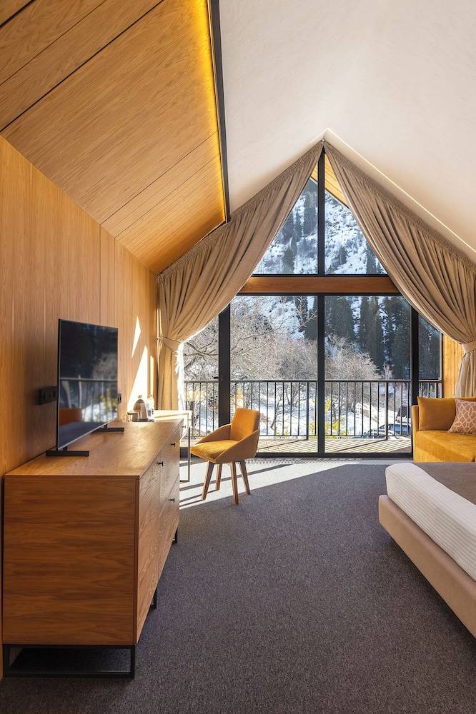 Qazaq Auyl Eco Hotel 1