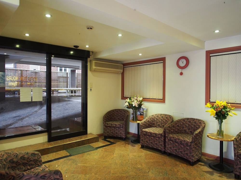 Edgecliff Lodge Motel 2