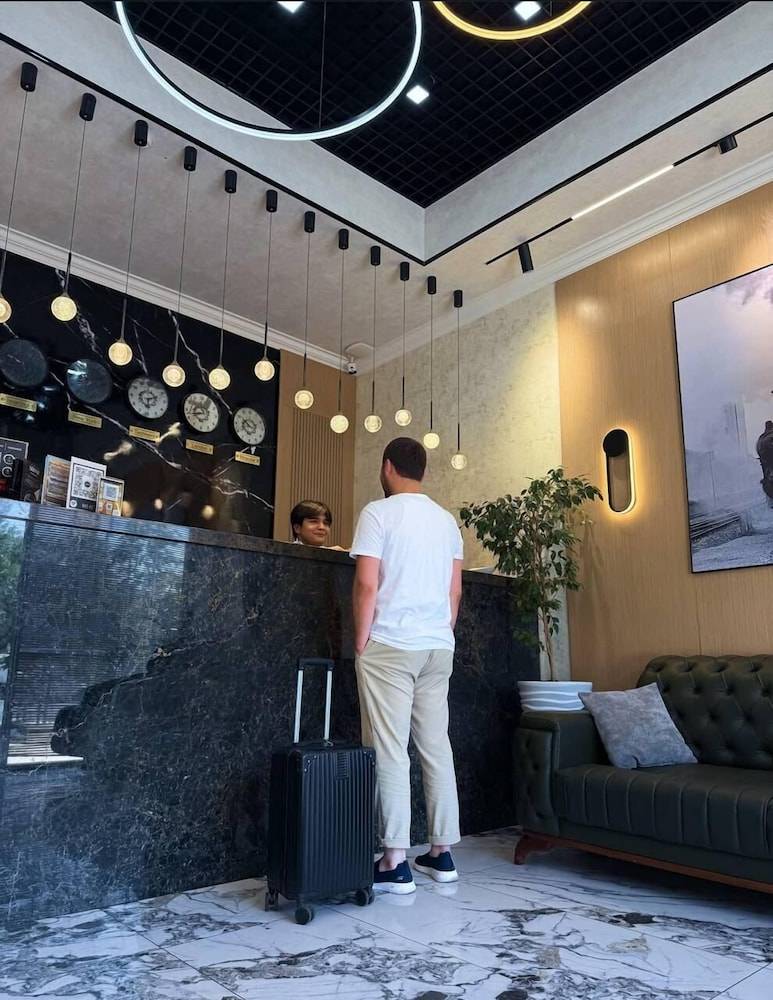 Modern Hotel 2
