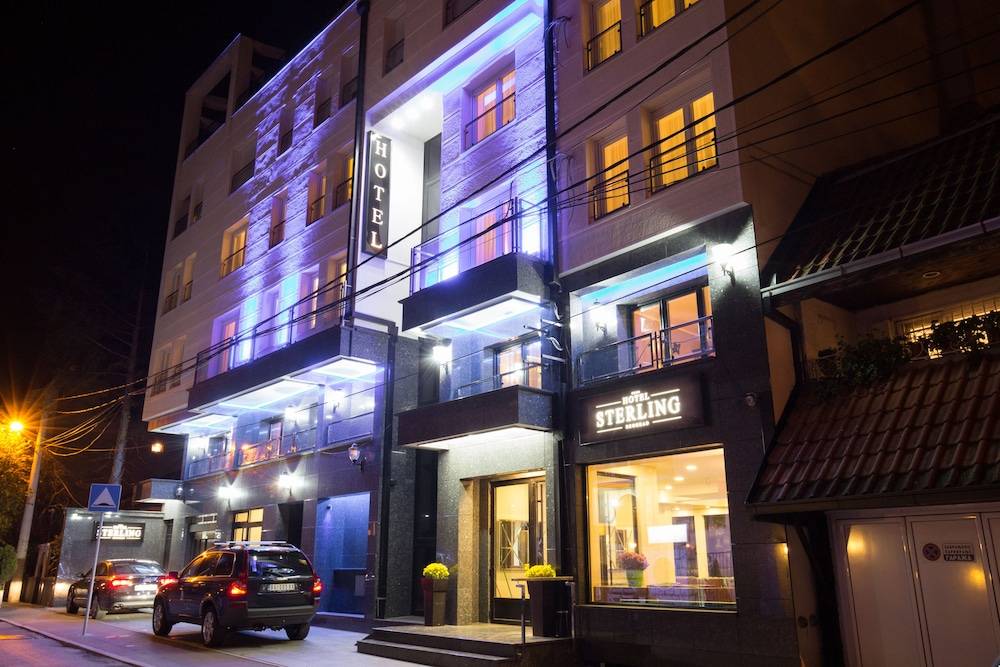 Hotel Sterling Garni 1