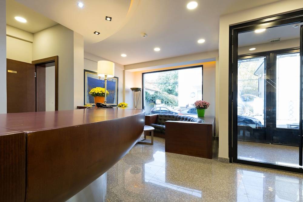 Hotel Sterling Garni 2