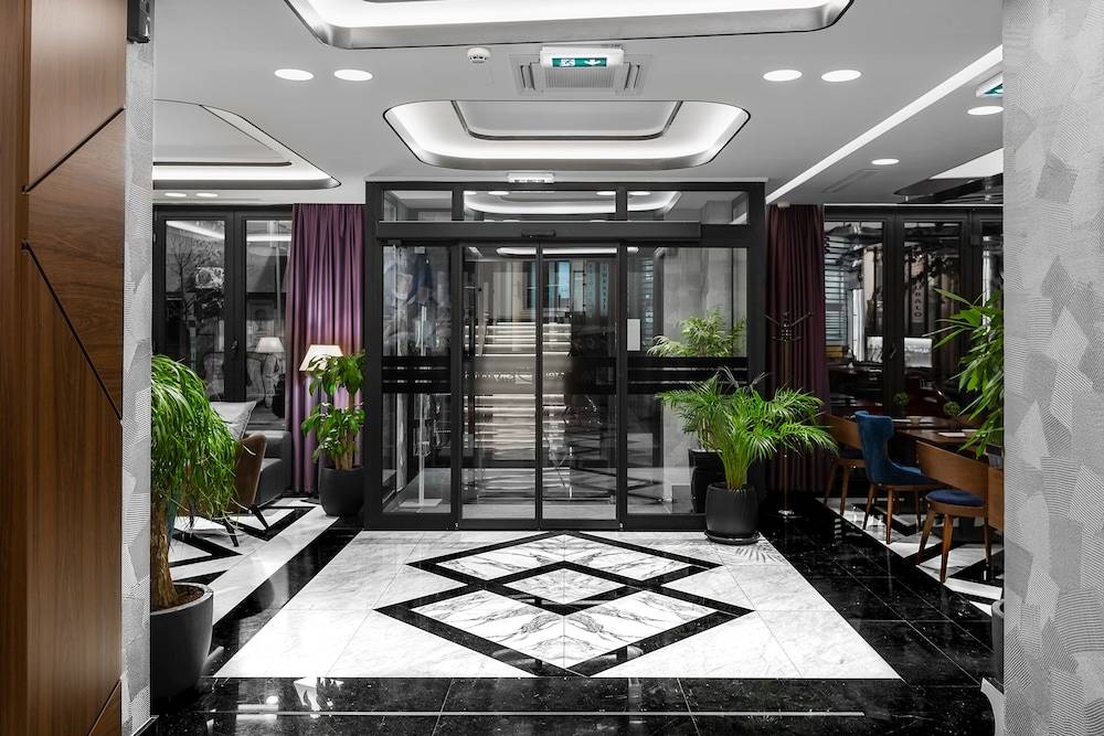 Sky Hotel 2