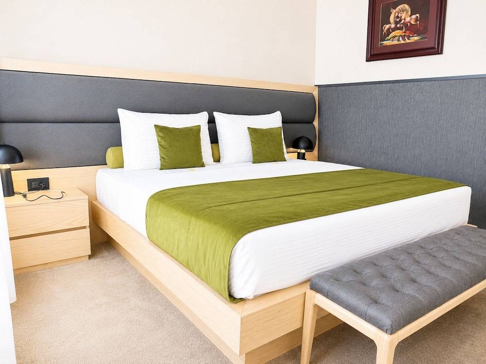 Atera Business Suites 1