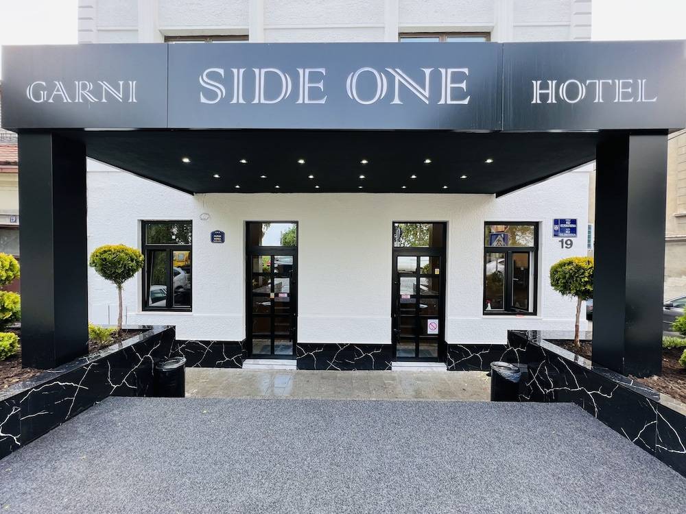 Side One Design Hotel Garni 1