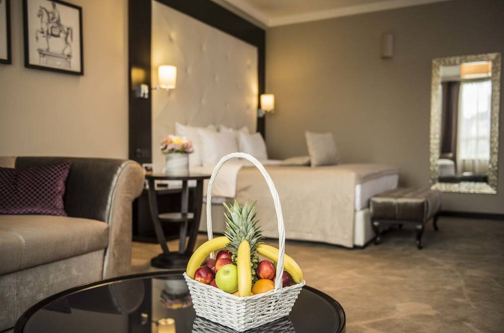 Hotel Constantine the Great 1