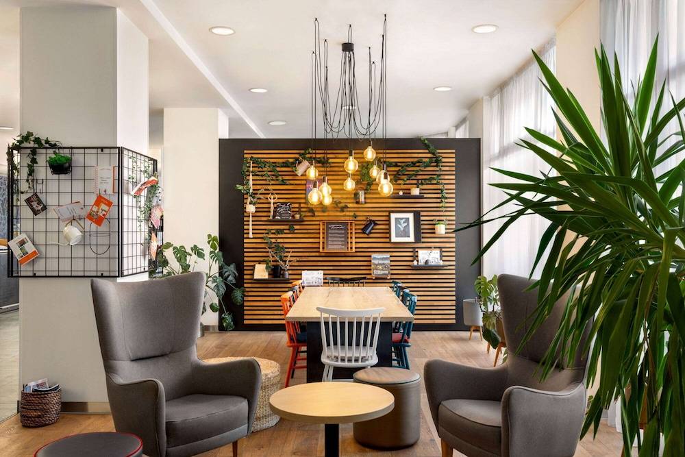 Vienna House Easy by Wyndham Bucharest Airport 1