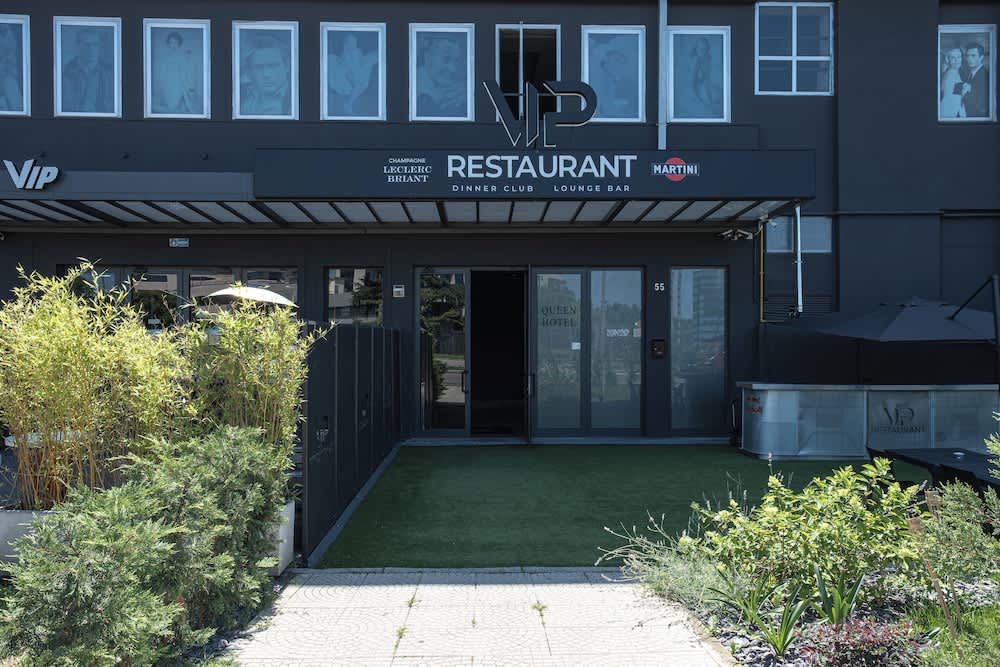 Queen Hotel 1