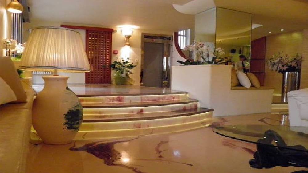 Hotel Derby 2