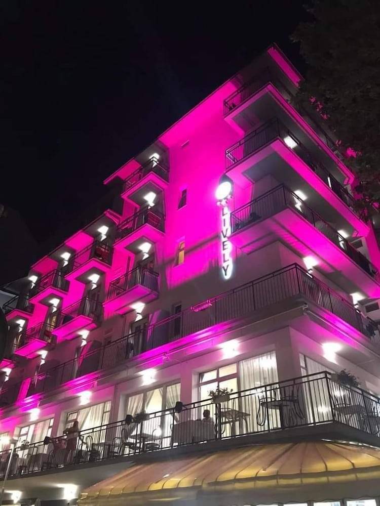 Lively Hotel 1