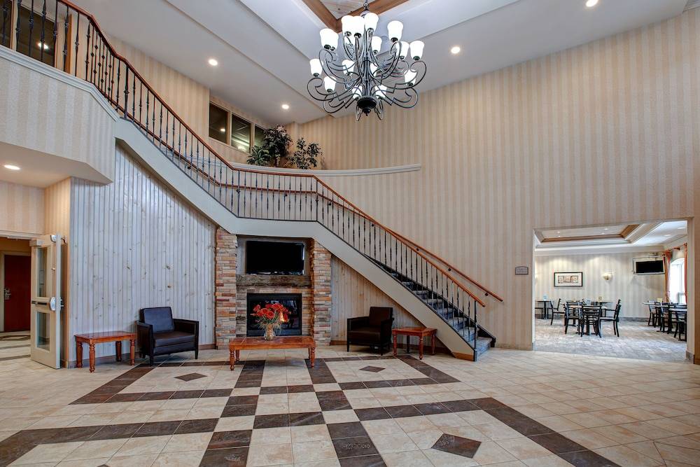 Days Inn & Suites by Wyndham Collingwood 2