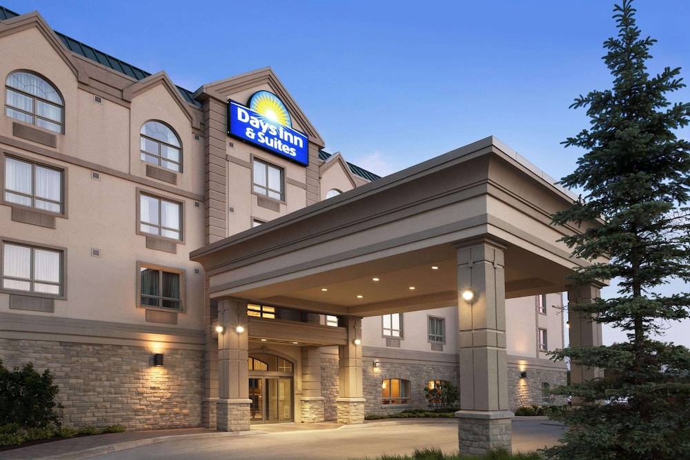 Days Inn & Suites by Wyndham Collingwood 1