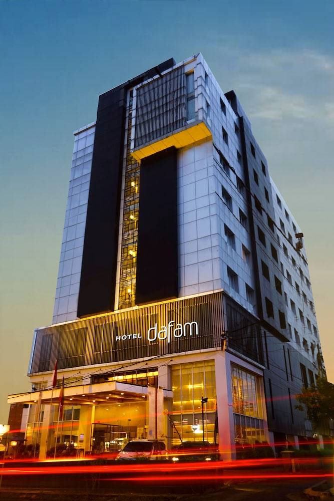 Hotel Dafam Pekanbaru 1