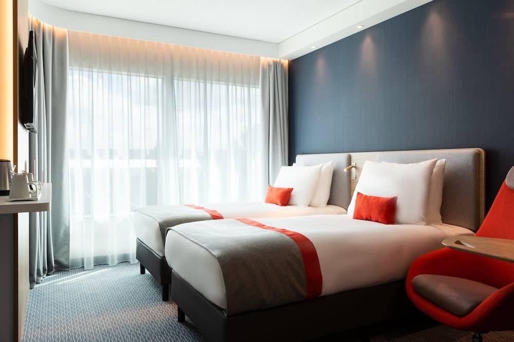 Holiday Inn Express ALMERE by IHG 2