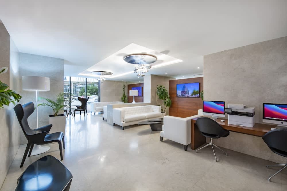 Seaview Apartments 1