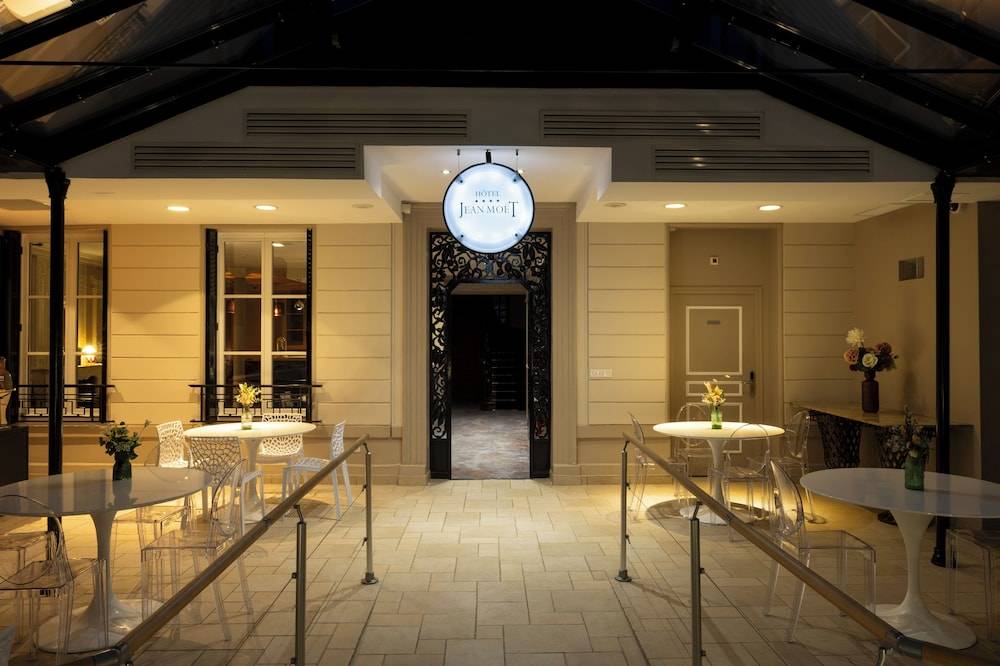 Hotel Jean Moët 2
