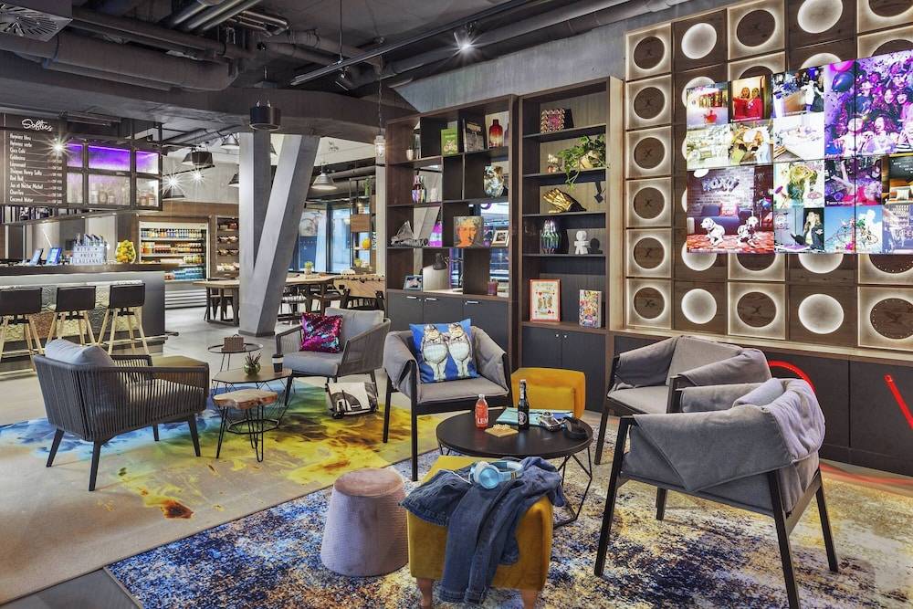 Moxy Lausanne City 1