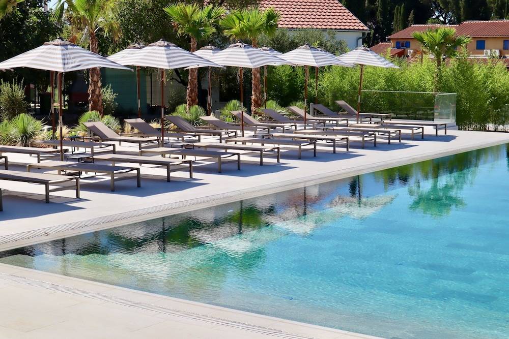 Molum Hotel & Residences 1