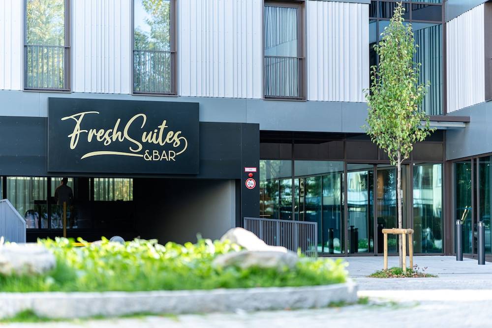 FreshSuites & Bar 1