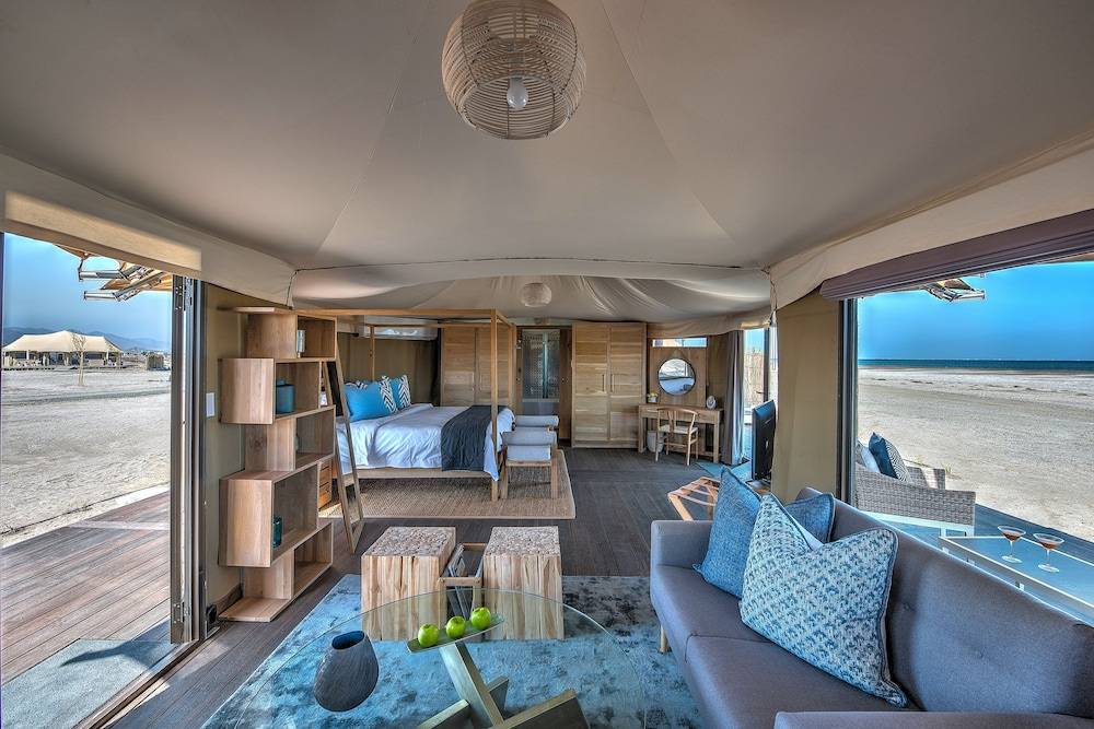 Kingfisher Retreat by Sharjah Collection 1