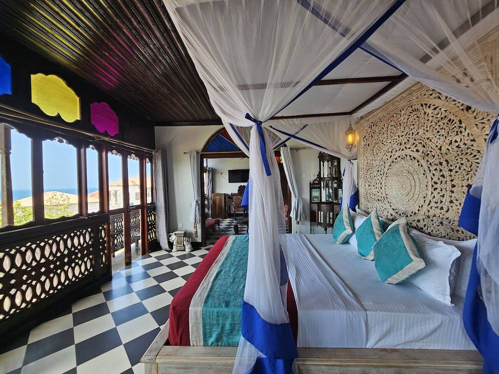 Dhow Palace Hotel 1