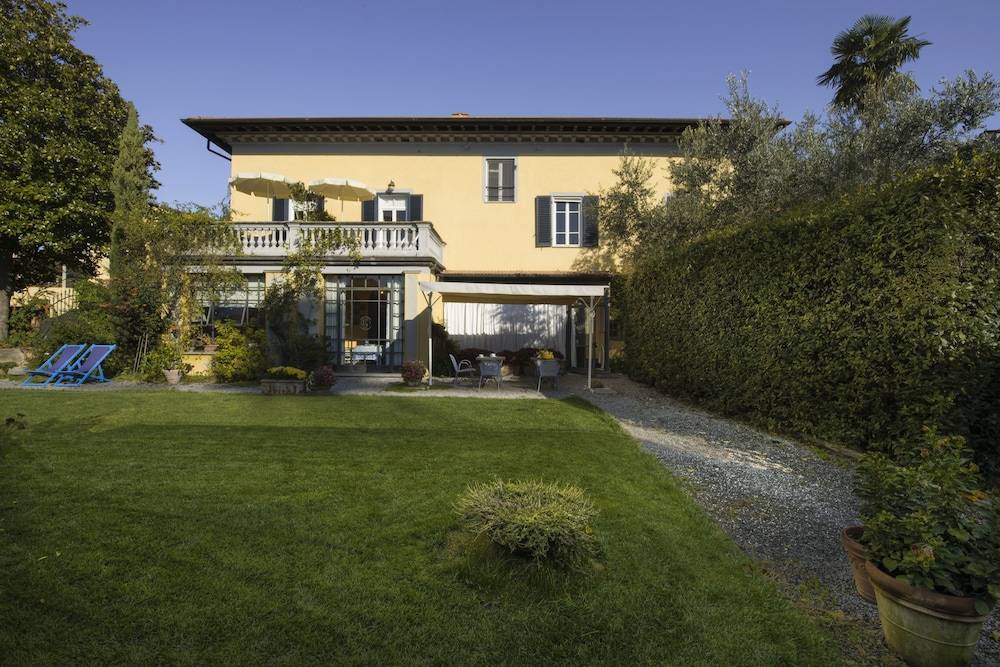 Al Porto Di Lucca B&B 1