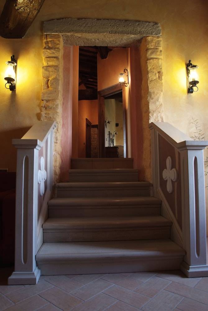 Castello Di Giomici 2