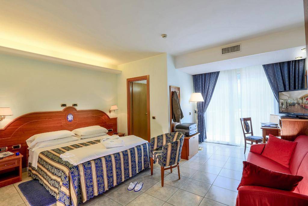 Hotel Ambassador 1