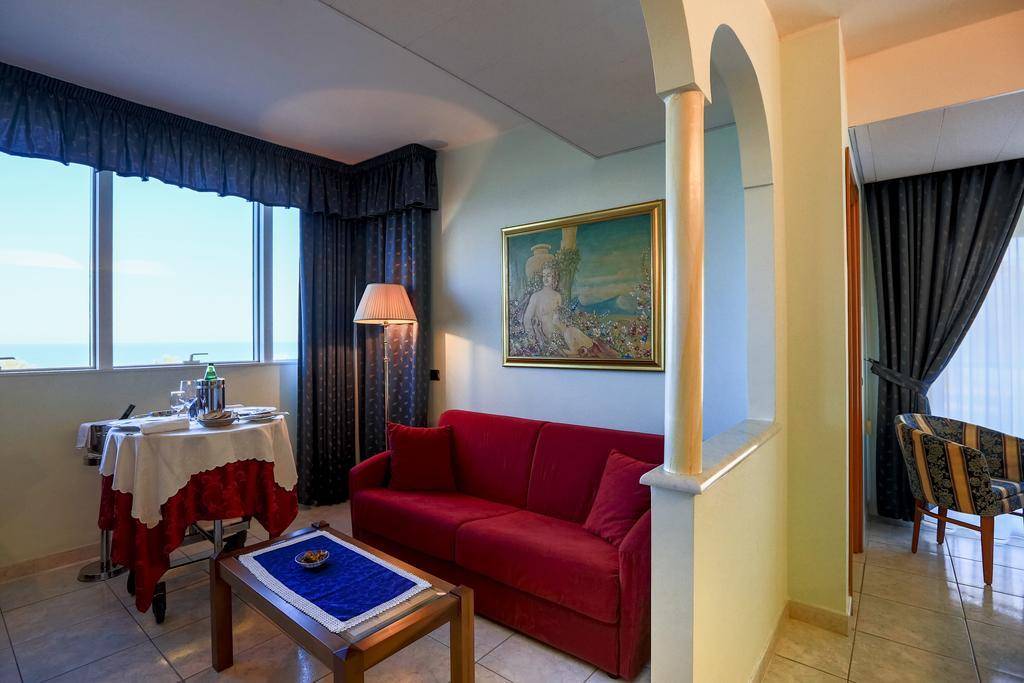 Hotel Ambassador 2