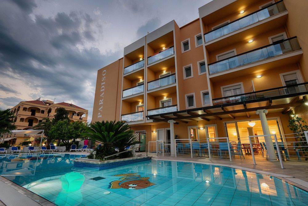 Hotel Paradiso 1