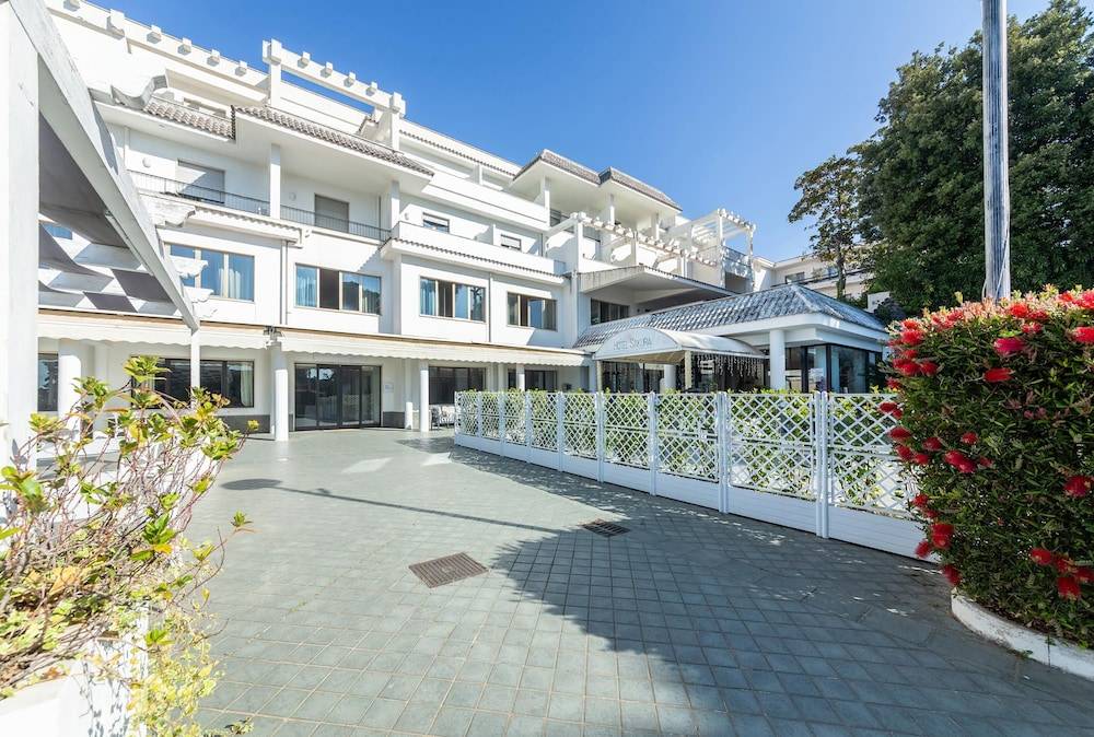 Hotel Sakura, Sure Hotel Collection by Best Western 1