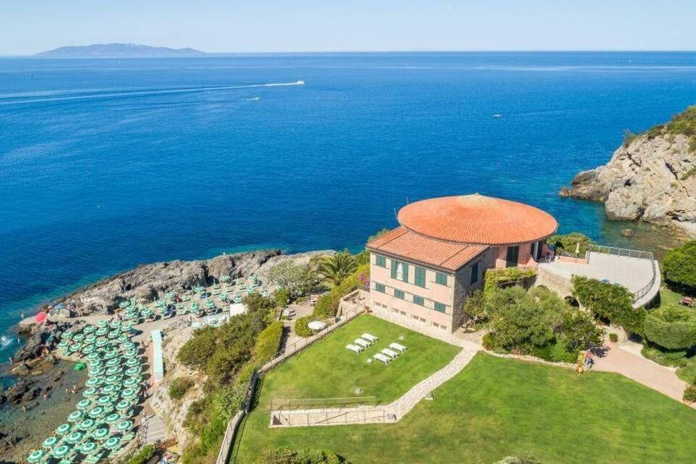 Hotel Capo D'Uomo 1