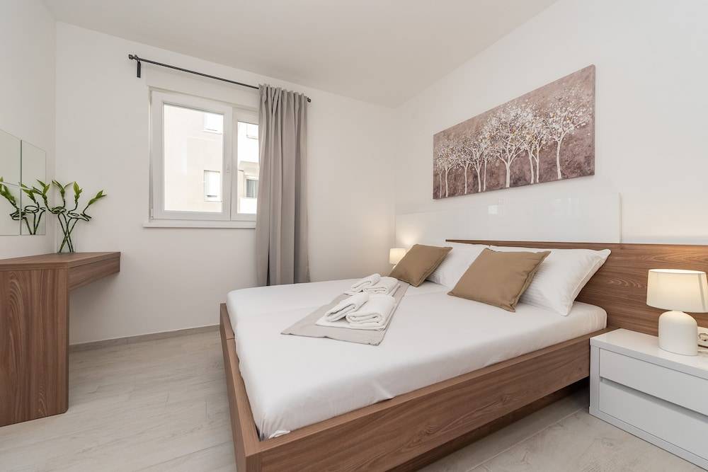 Apartments & Rooms Pool Villas Maris 2