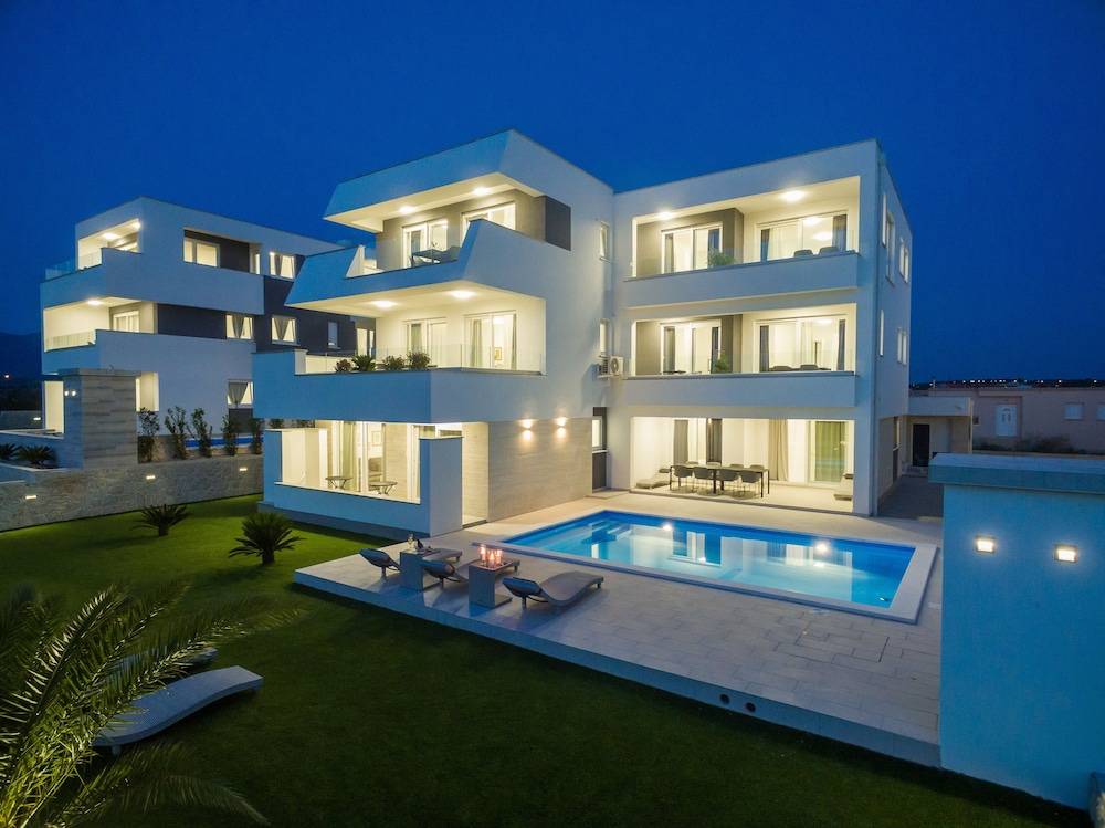 Apartments & Rooms Pool Villas Maris 1