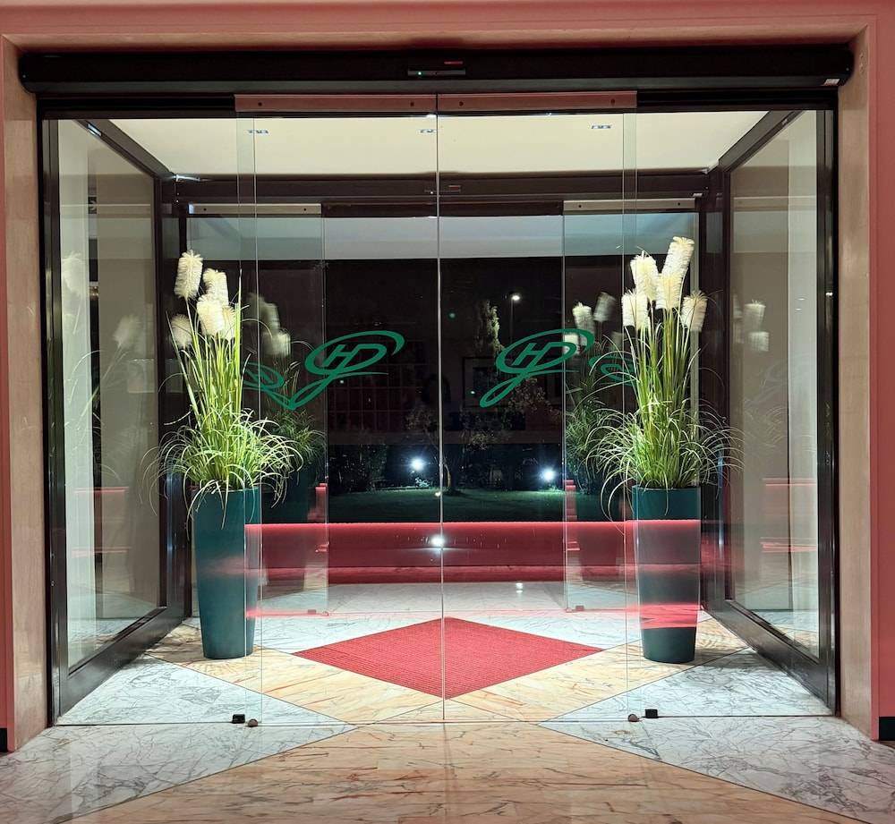 Green Park Hotel 2