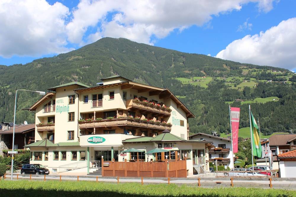 Hotel Alpina 1