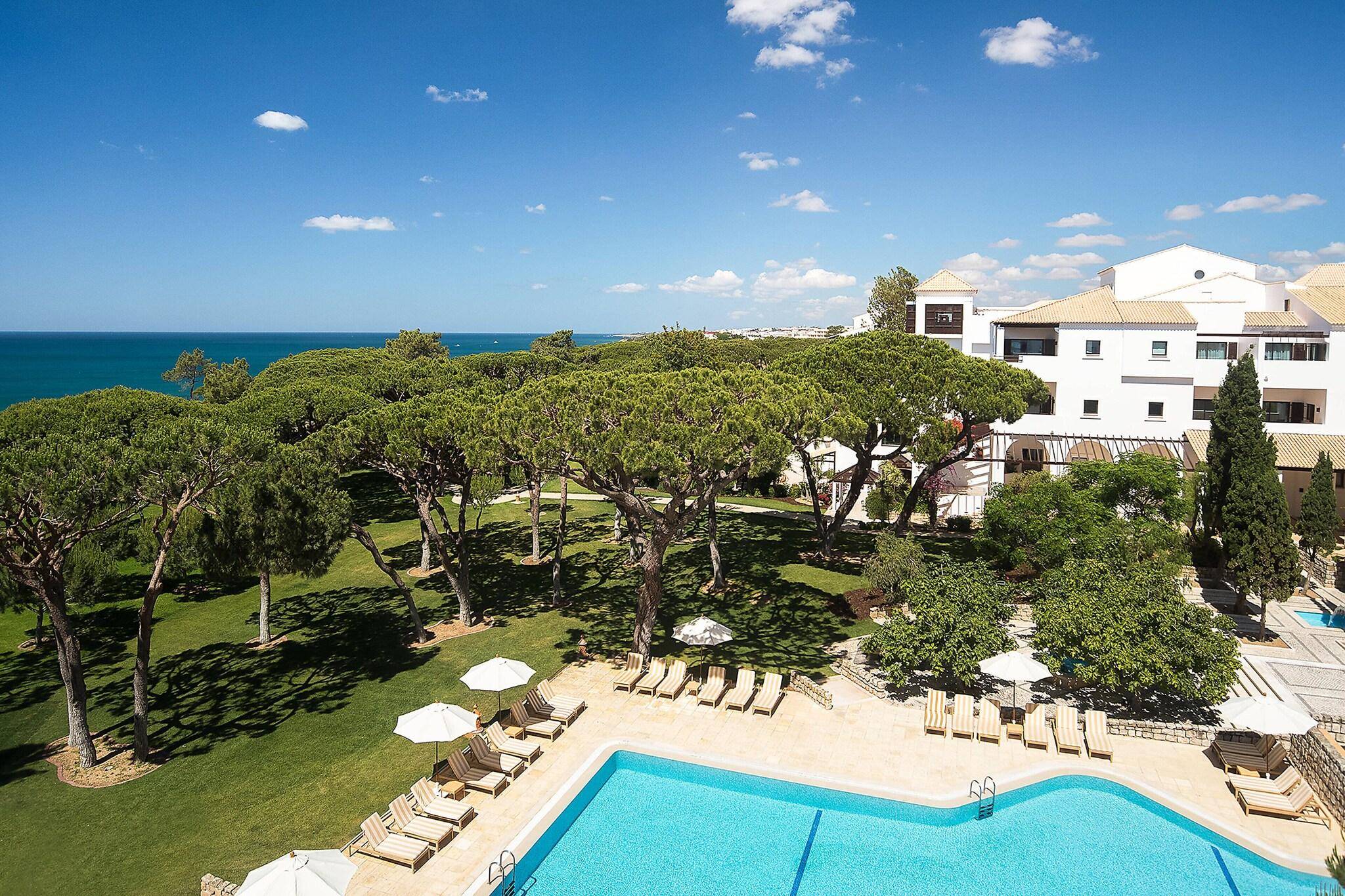 Pine Cliffs Resort 2