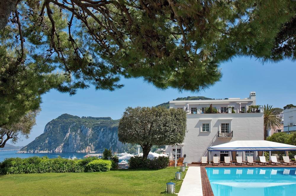J.K. Place Capri 1